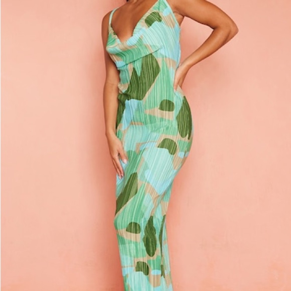 GREEN ABSTRACT PRINT PLISSE STRAPPY MAXI DRESS